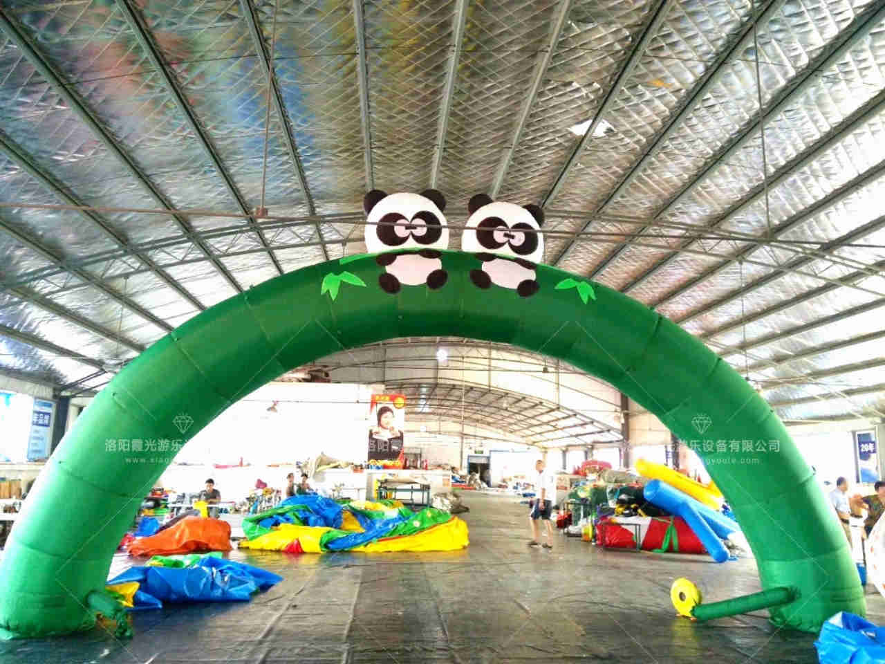 郑州熊猫喷绘拱门
